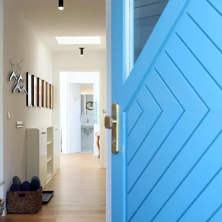 Relaxing 140m2 South Of Munich - 25 Min To Center - Fully Equipped