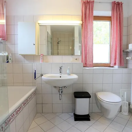 Relaxing 140m2 South Of Munich - 25 Min To Center - Fully Equipped Apartamento *