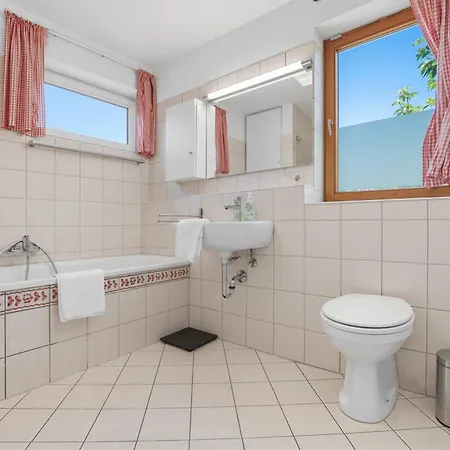 Relaxing 140m2 South Of Munich - 25 Min To Center - Fully Equipped